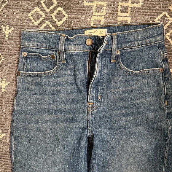 Madewell Classic Straight Jeans High Rise Mid Wash Petite - Picture 3 of 7